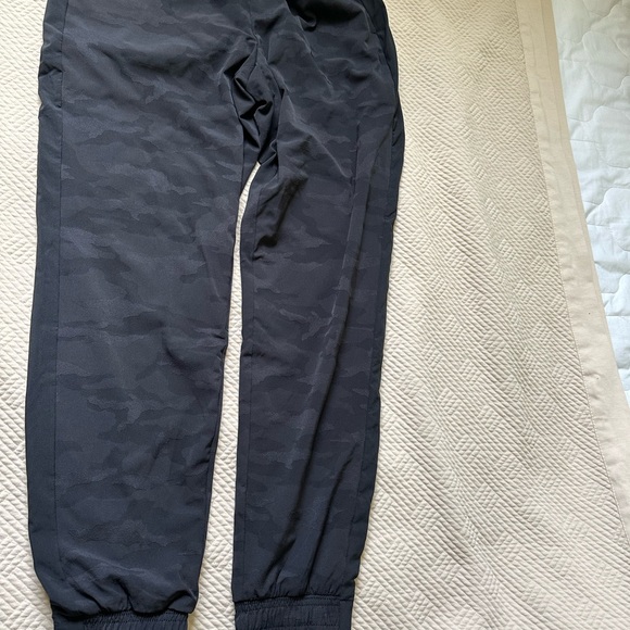 Athleta Brooklyn Textured Lined Jogger Size 8 Camo - Picture 4 of 8